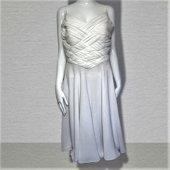 Max Nugus Dress Womens Medium Knee Length A Line White Formal Fairy Whimsical - Picture 1 of 6